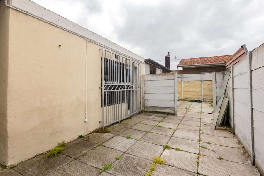 5 Bedroom Property for Sale in Parow Valley Western Cape